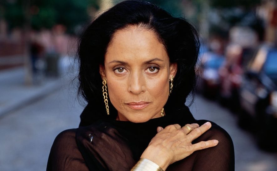 SONIA BRAGA.